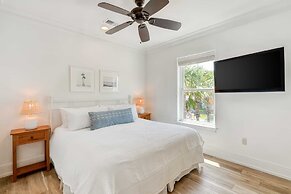 Vitamin Sea by Avantstayminutes From the Beach!