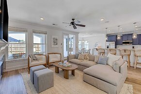 Vitamin Sea by Avantstayminutes From the Beach!