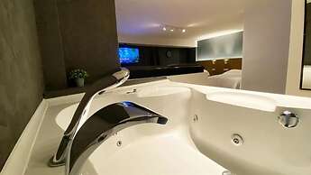 Casa Rosso Suite Hotel