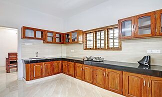 Itsy Hotels Palm Grove By D2V