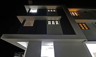 Itsy Hotels Palm Grove By D2V