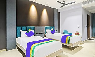 Treebo Premium La Orchid