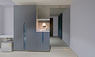 Treebo Premium La Orchid