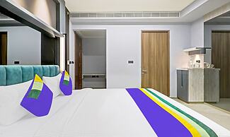 Treebo Premium La Orchid