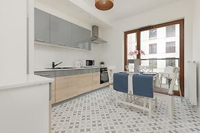 Apartment Sierakowskiego by Renters