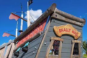 Luxurious 2 Bd Close to Disney @ Storey Lake 204 3131