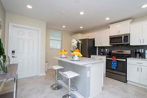 Luxurious 2 Bd Close to Disney @ Storey Lake 204 3131