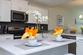 Luxurious 2 Bd Close to Disney @ Storey Lake 204 3131