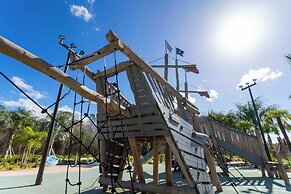 Luxurious 2 Bd Close to Disney @ Storey Lake 204 3131