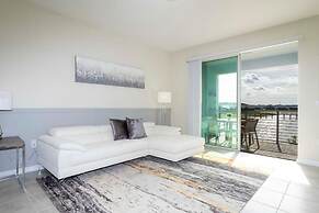 Luxurious 2 Bd Close to Disney @ Storey Lake 204 3131