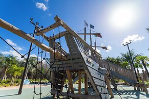 Gorgeous 4Bd Close to Disney w/ Pool @ Storey Lake 4243