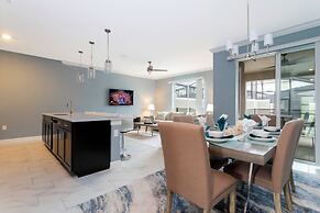 Gorgeous 4Bd Close to Disney w/ Pool @ Storey Lake 4243