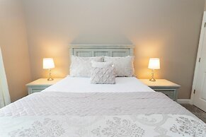 Gorgeous 4Bd Close to Disney w/ Pool @ Storey Lake 4243