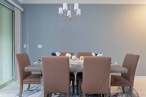 Gorgeous 4Bd Close to Disney w/ Pool @ Storey Lake 4243