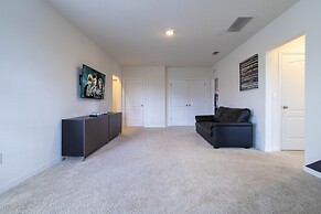 Gorgeous 5Bd w/ Pool & Jacuzzi @ Solterra Resort 6071