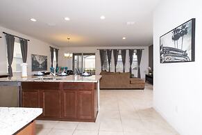 Gorgeous 5Bd w/ Pool & Jacuzzi @ Solterra Resort 6071