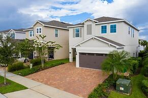 Luxurious 5Bd Single Family w Pool&Jacuzzi @Encore Resort 7432