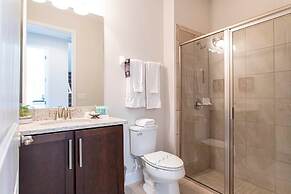 Luxurious 5Bd Single Family w Pool&Jacuzzi @Encore Resort 7432