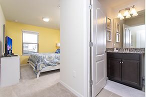 Splendid 5 Bd w/ Screened Pateo & Pool @ Windsor Westside 8921