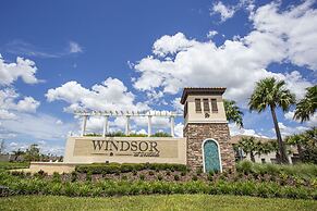 Splendid 5 Bd w/ Screened Pateo & Pool @ Windsor Westside 8921