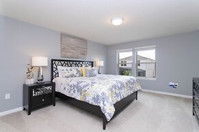 Splendid 5 Bd w/ Screened Pateo & Pool @ Windsor Westside 8921