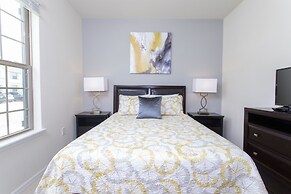 Splendid 5 Bd w/ Screened Pateo & Pool @ Windsor Westside 8921