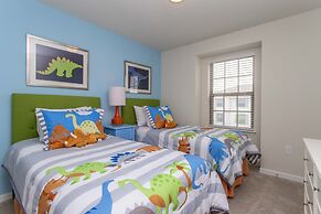 Splendid 5 Bd w/ Screened Pateo & Pool @ Windsor Westside 8921