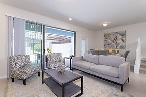 Splendid 5 Bd w/ Screened Pateo & Pool @ Windsor Westside 8921