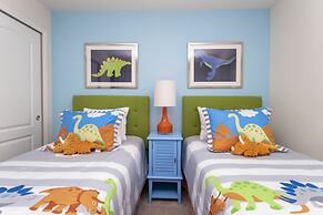 Splendid 5 Bd w/ Screened Pateo & Pool @ Windsor Westside 8921