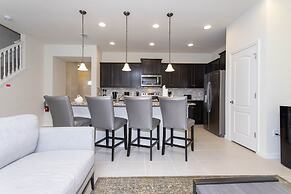 Splendid 5 Bd w/ Screened Pateo & Pool @ Windsor Westside 8921