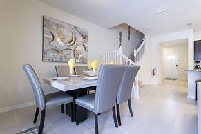 Splendid 5 Bd w/ Screened Pateo & Pool @ Windsor Westside 8921