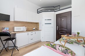 Cracow Solna Studio by Renters