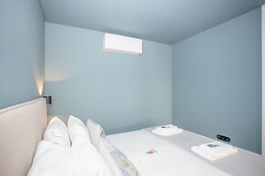 Liiiving - Ribeira Design Apartment