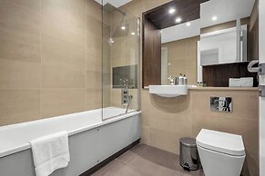 Stunning Serviced Apartment-Canary Wharf