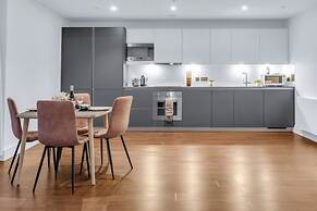 Stunning Serviced Apartment-Canary Wharf