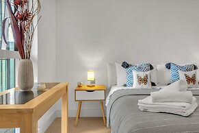 Stunning Serviced Apartment-Canary Wharf