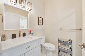 New 16 Ppl Townhouses in Winsdor