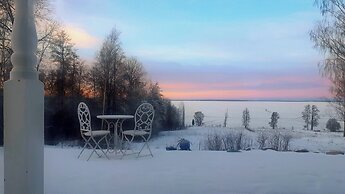 Guesthouse With Loft at Lake Skagern, Spa & Yoga