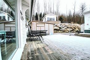 Guesthouse With Loft at Lake Skagern, Spa & Yoga