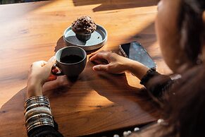 voco The Darwin Atlanta Midtown by IHG