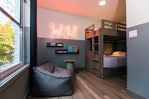 voco The Darwin Atlanta Midtown by IHG