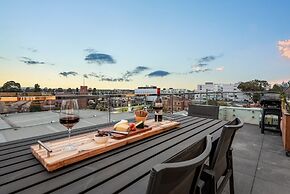 StayCentral - East Brunswick Penthouse with Study