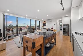 StayCentral - East Brunswick Penthouse with Study