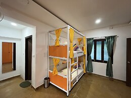 goSTOPS Goa Vagator - Hostel