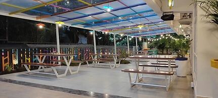 goSTOPS PLUS Goa, Vagator