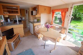 Beautiful 3-bed Cabin in Pembrokeshire Coast