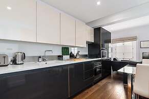 A Stunning Three Bedroom Home in Mayfair