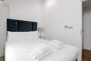 A Stunning Three Bedroom Home in Mayfair