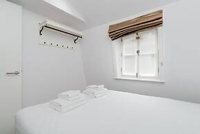 A Stunning Three Bedroom Home in Mayfair