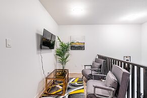 GLOBALSTAY. Waterfront 5BR Townhouse. Private HOT TUB, Gym, Sauna